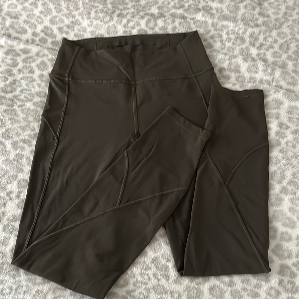 Lululemon in movement leggings